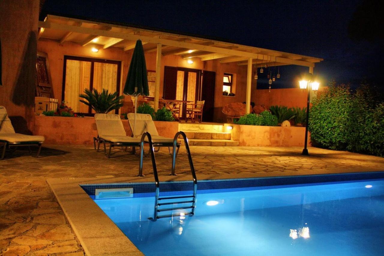 Villa Cottage Kantrillies Fokata Esterno foto