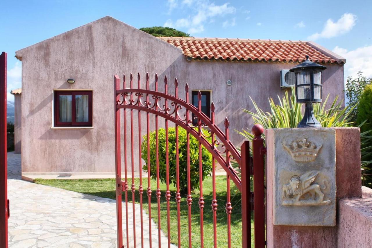 Villa Cottage Kantrillies Fokata Esterno foto