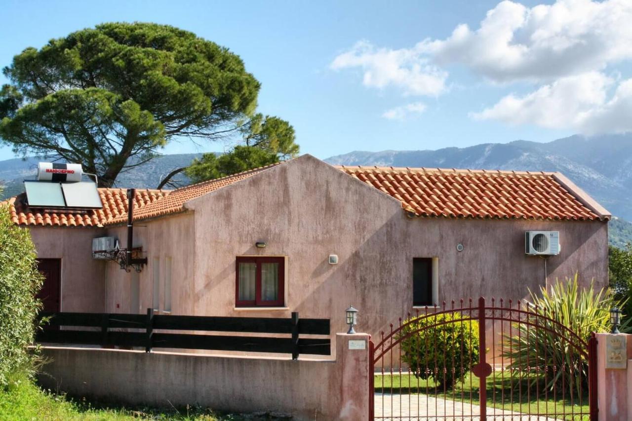Villa Cottage Kantrillies Fokata Esterno foto